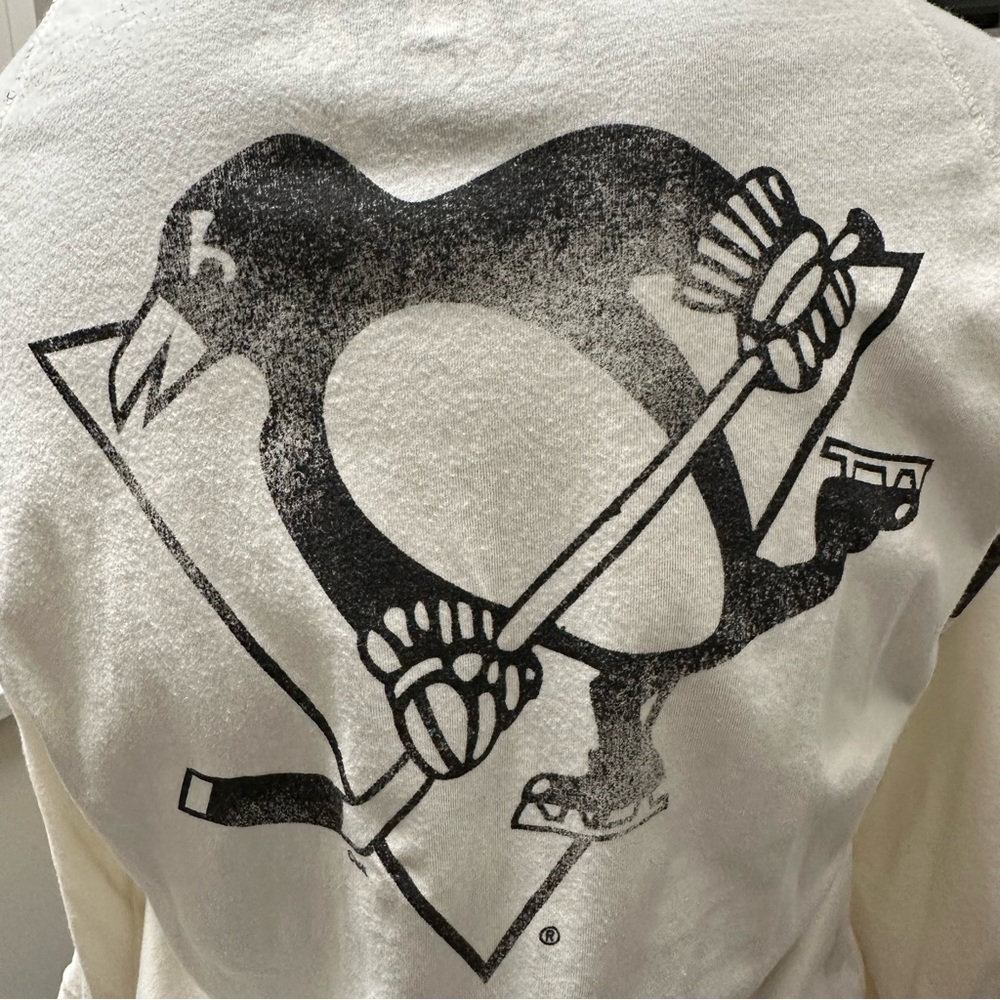 Touch by Alyssa Milano Pittsburgh Penguins Free Fall 3/4 in Sleeve Graphic Shirt - Picture 2 of 8